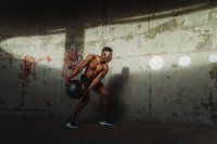 Waarom steeds meer mannen kiezen voor de kettlebell
